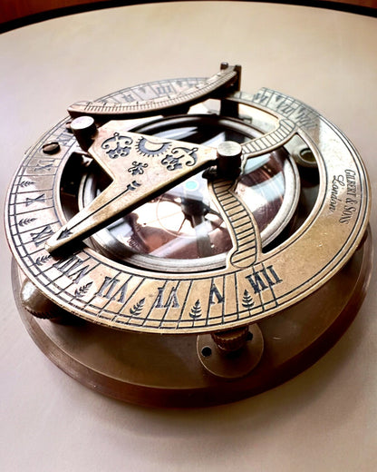 Captain's Compass "Explorer 2" - personalization option with engraving for a gift, 2 color variants to choose from.