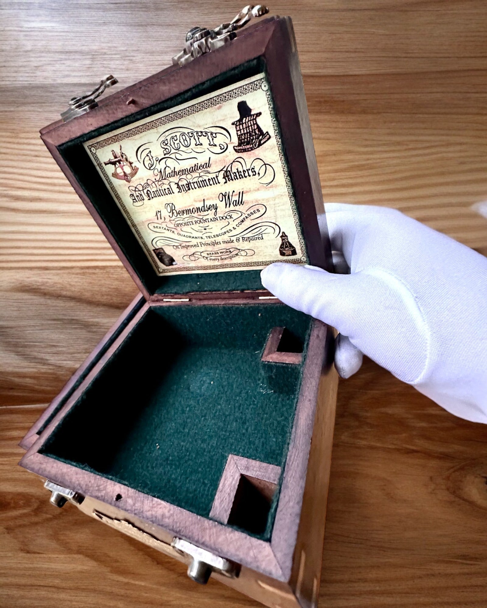 Grande Boîte en Bois pour Sextant premium "Mariner's Legacy" avec Option de Gravure