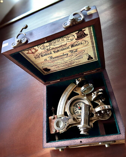 Grande Boîte en Bois pour Sextant premium "Mariner's Legacy" avec Option de Gravure