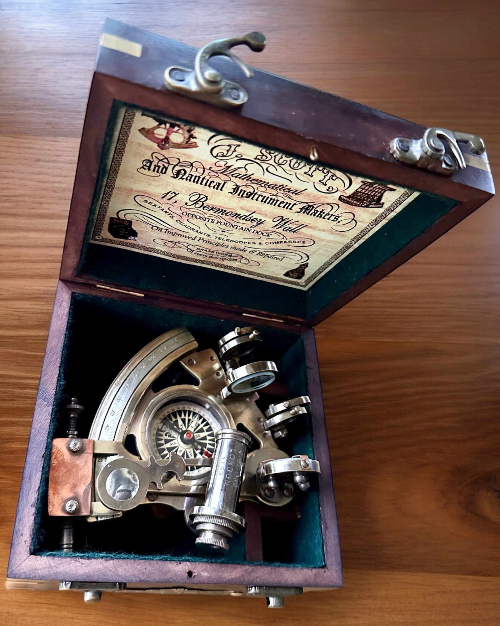 Large Wooden Box for Sextant premium "Mariner's Legacy" with Engraving Option