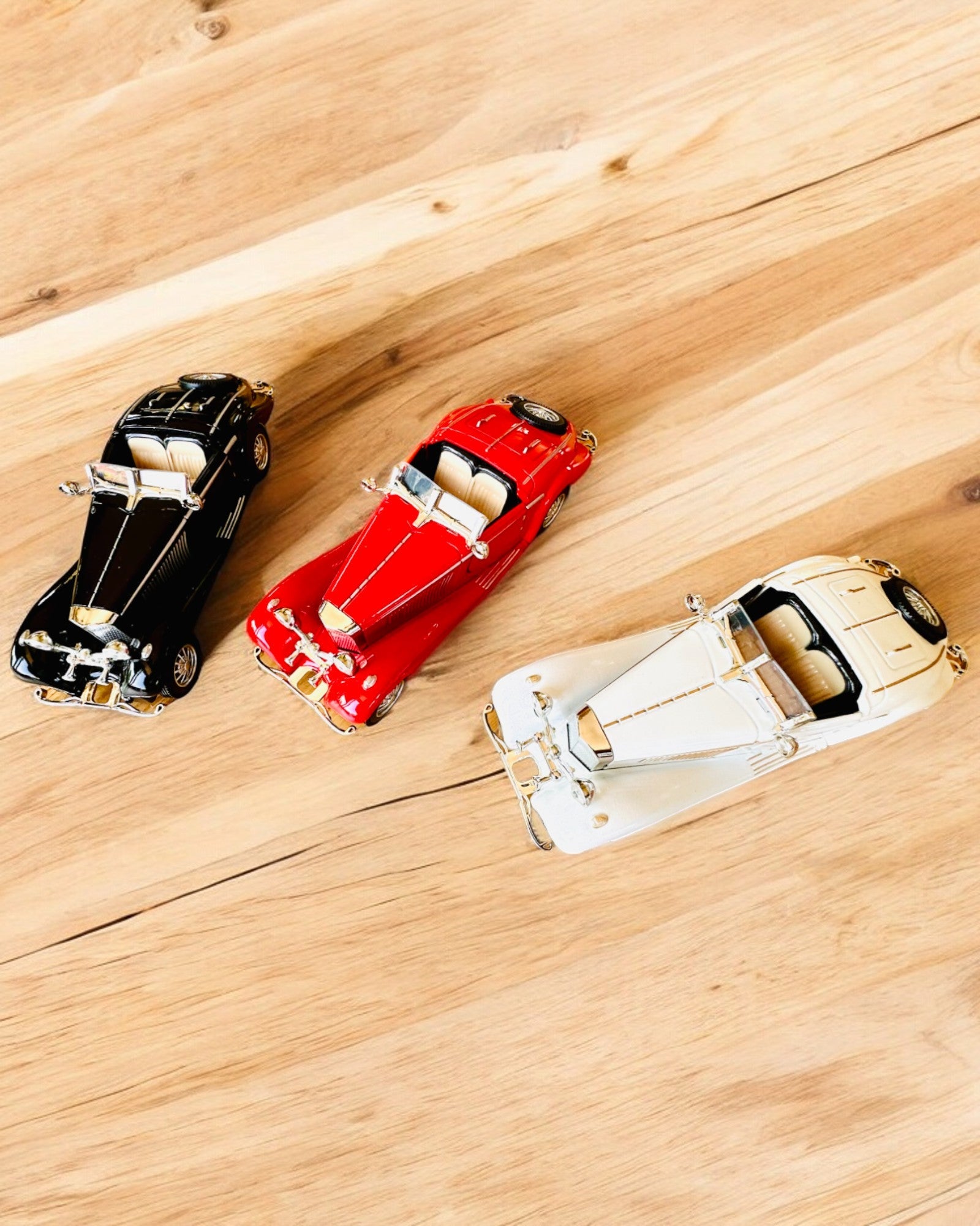 Modello in Miniatura di Auto Classiche Retro - possibilità di personalizzazione per un regalo con incisione, 3 varianti tra cui scegliere