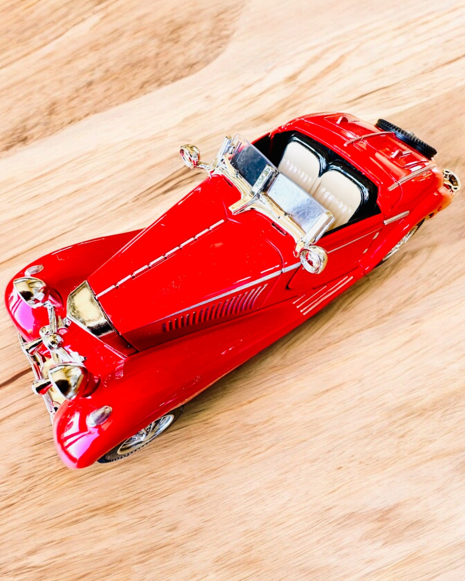 Miniature Model of Classic Retro Cars - customization option for a gift with engraving, 3 variants to choose from