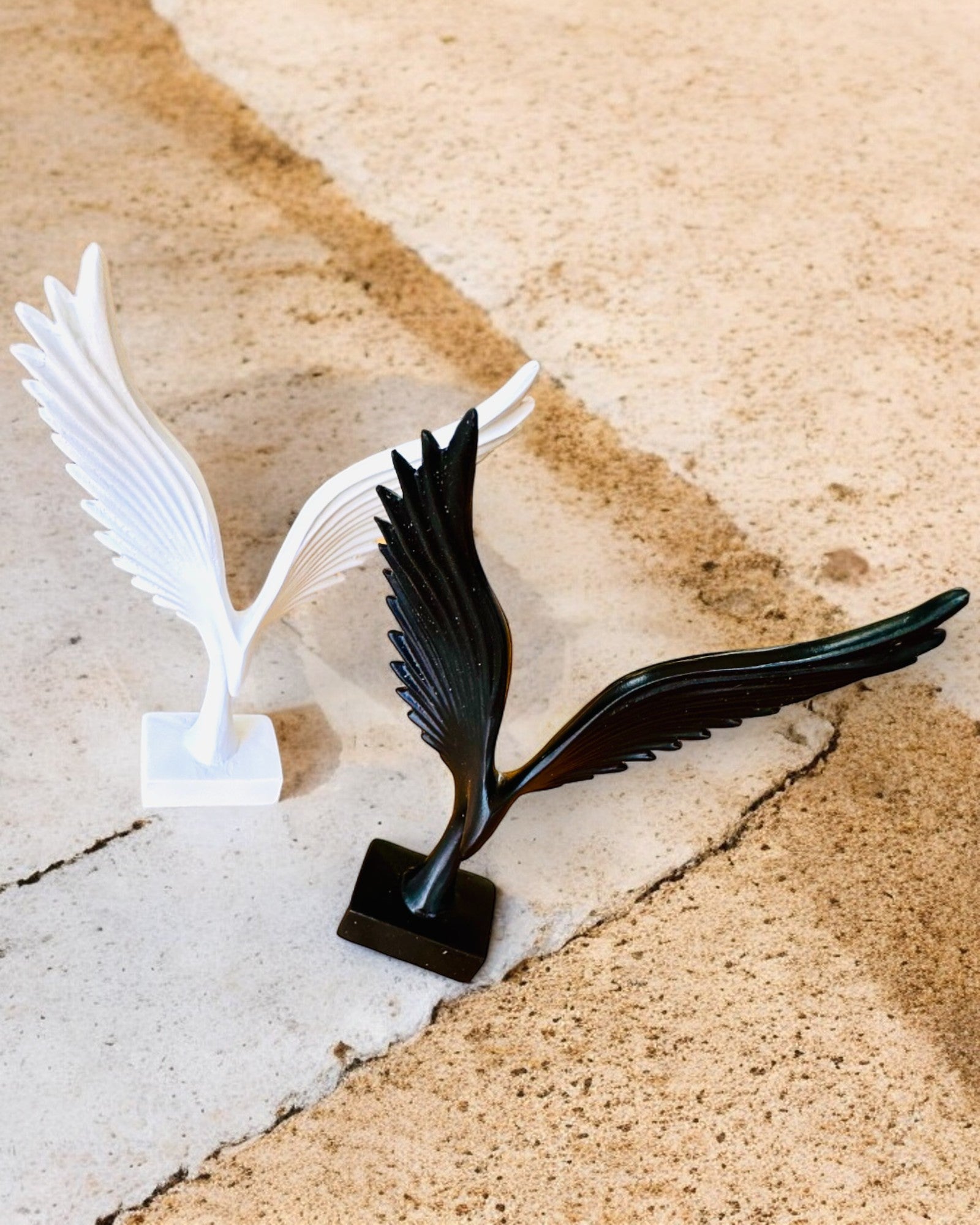 Figura Elegante Ali di Angeli 15 cm di altezza – "Guardiani Alati", possibilità di personalizzazione con incisione per regalo, personalizzazione, 2 varianti di colore