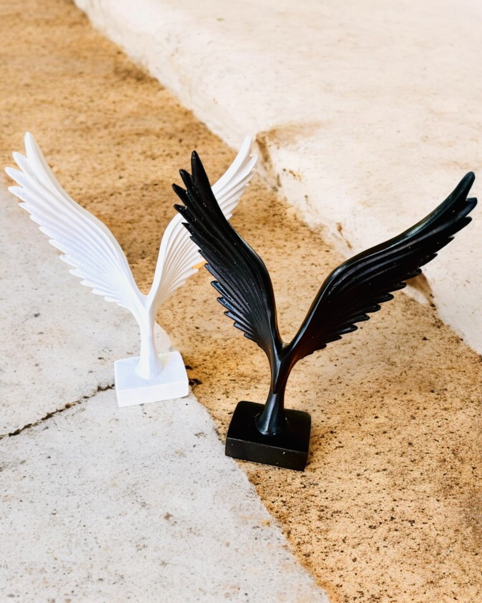 Figura Elegante Ali di Angeli 15 cm di altezza – "Guardiani Alati", possibilità di personalizzazione con incisione per regalo, personalizzazione, 2 varianti di colore