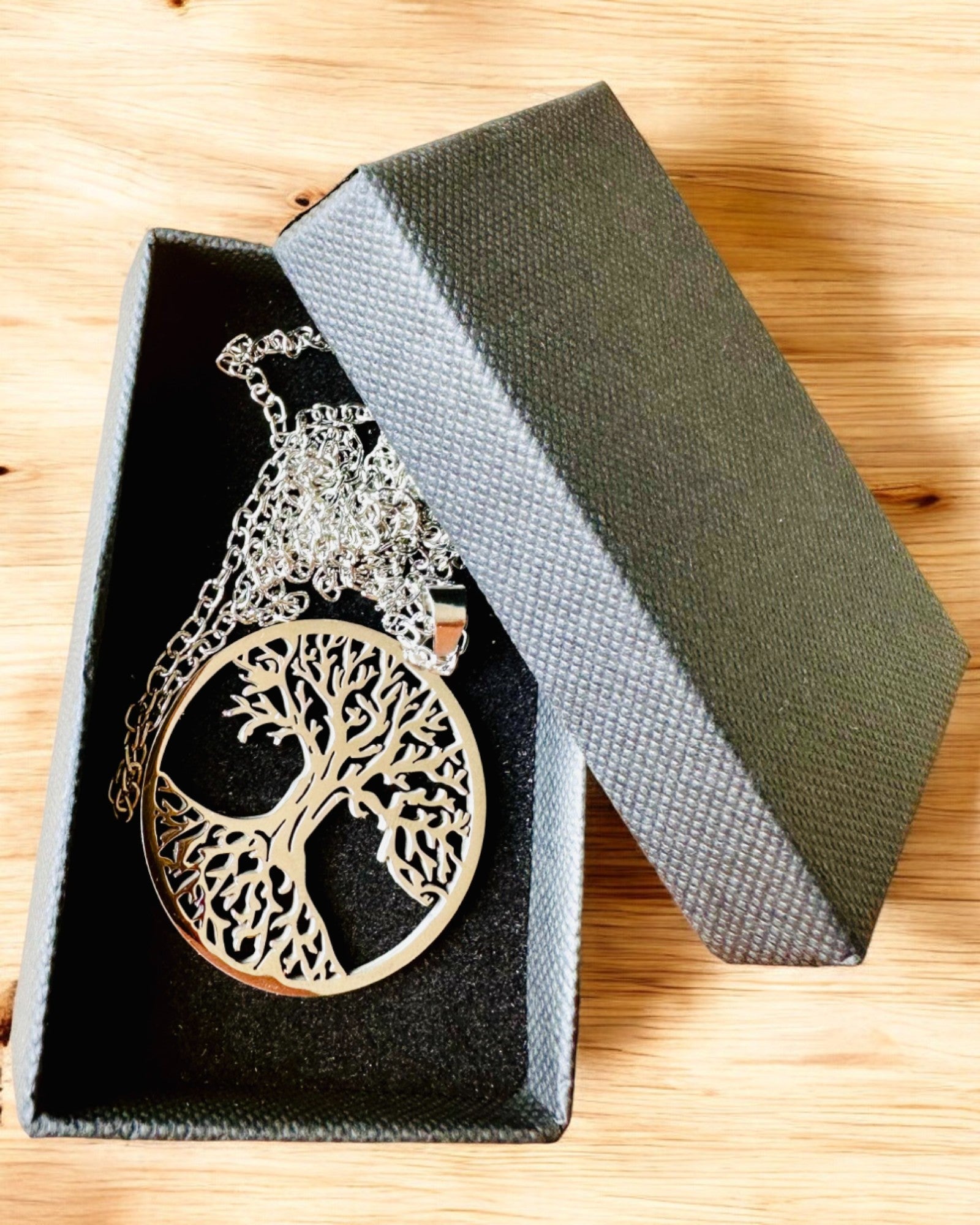 "Tree of Life" Necklace in Stainless Steel - personalized engraving, 2 color variants