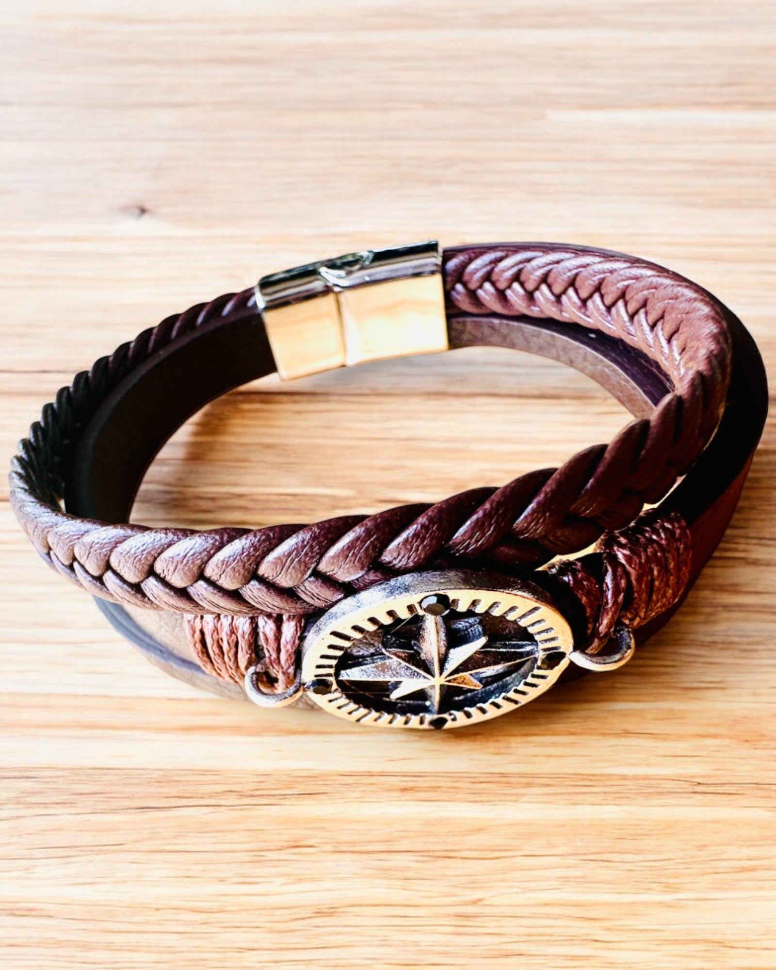 "Compass Adventure" bracelet - personalization option with engraving for a gift, 2 color variants to choose from.