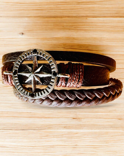 "Compass Adventure" bracelet - personalization option with engraving for a gift, 2 color variants to choose from.