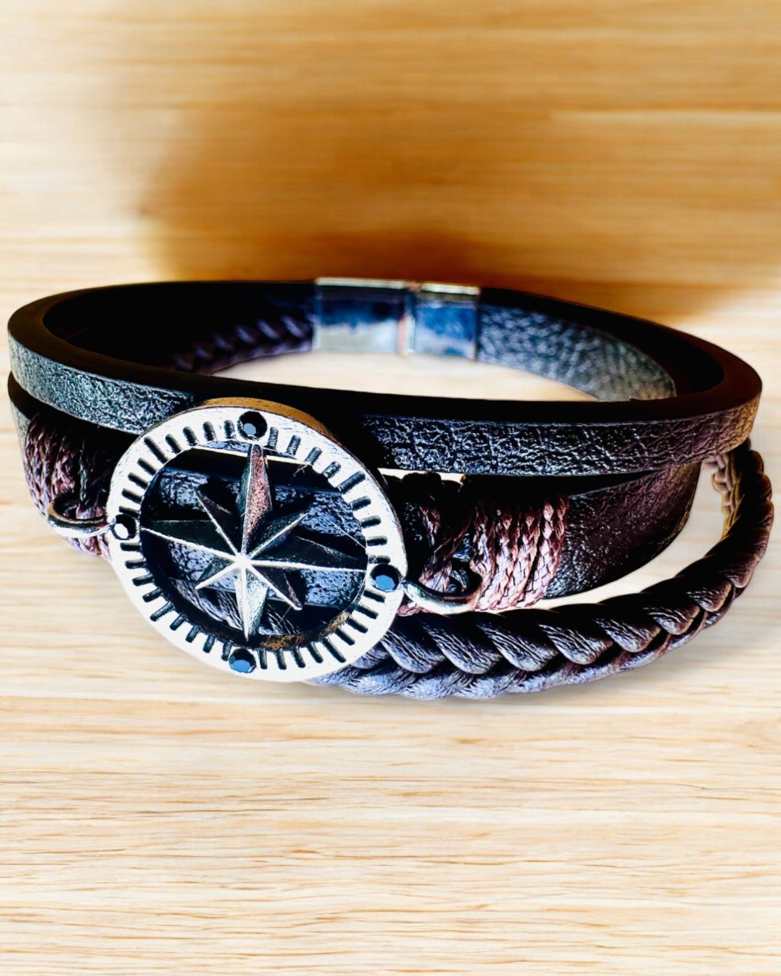 "Compass Adventure" bracelet - personalization option with engraving for a gift, 2 color variants to choose from.