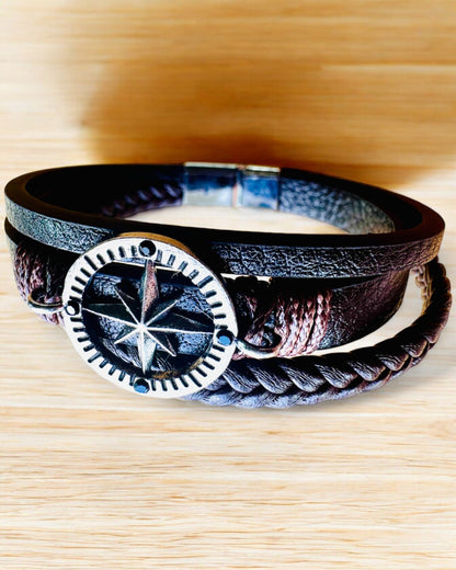 "Compass Adventure" bracelet - personalization option with engraving for a gift, 2 color variants to choose from.