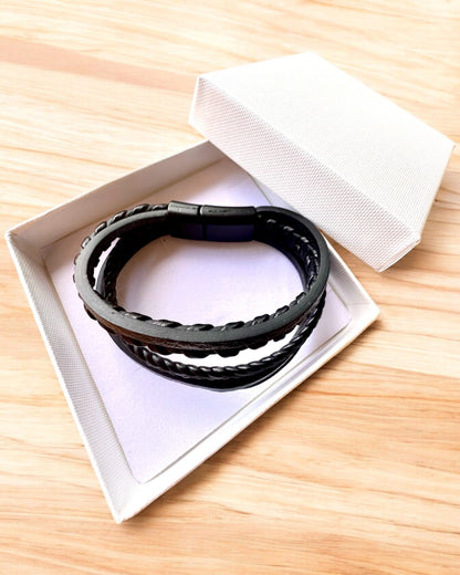 "StyleTwist" Bracelet with Personalization Engraving