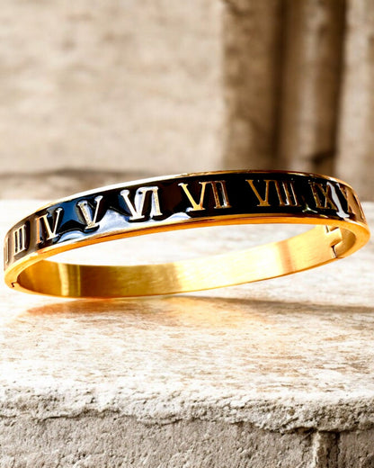 "Elegance Time" Bracelet - gold color Stainless Steel with Roman Numerals, personalization option with engraving