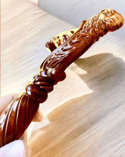 Walking Stick 'Laska "King of the Jungle", wooden, personalization option with engraving