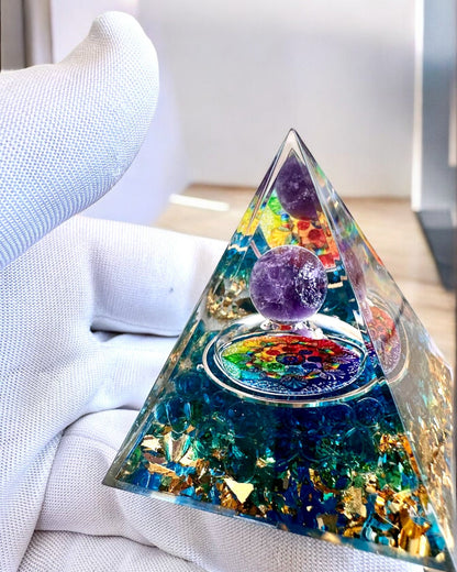 Pyramide Énergétique orgonite "Aura Mystique"