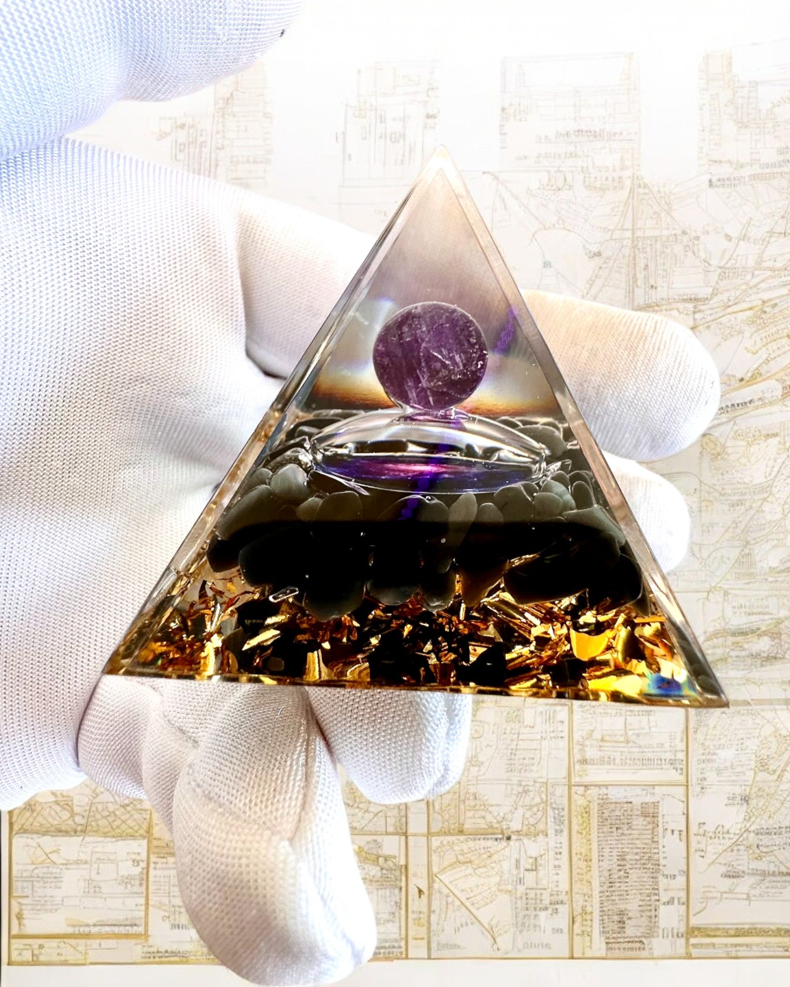 Orgonite Energy Pyramid of Cosmic Energy - Amulet with Amethyst and Chips