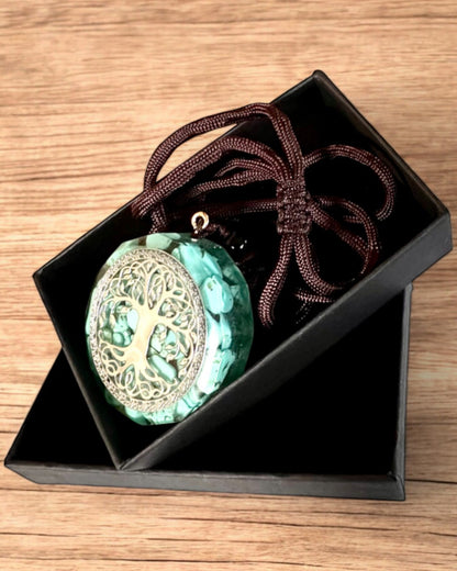 Amulette "Arbre de Vie" avec turquoise – Votre force personnelle, collier à offrir, personnalisation par gravure