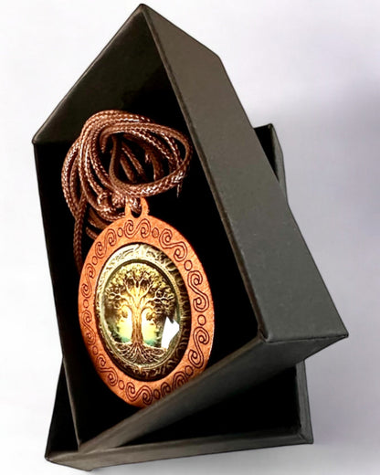 Amulette de Vie "Arbre des Ancêtres" - Collier Fait Main en Bois et Verre, possibilité de personnalisation par gravure pour un cadeau