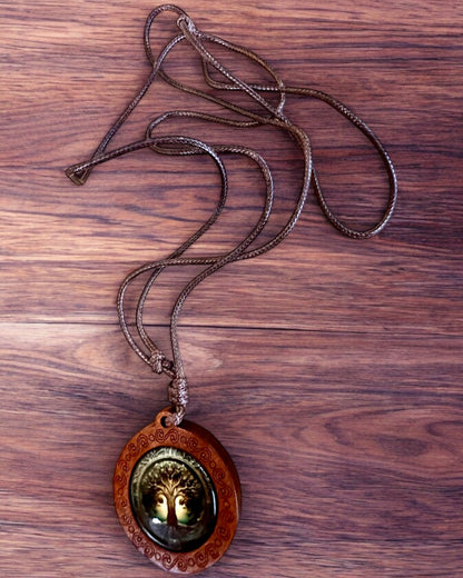 Amulette de Vie "Arbre des Ancêtres" - Collier Fait Main en Bois et Verre, possibilité de personnalisation par gravure pour un cadeau