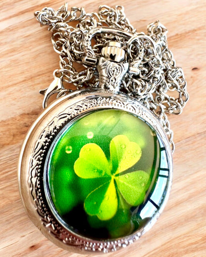 Pocket watch "CloverTime" with a four-leaf clover motif, personalization option with engraving for a gift.