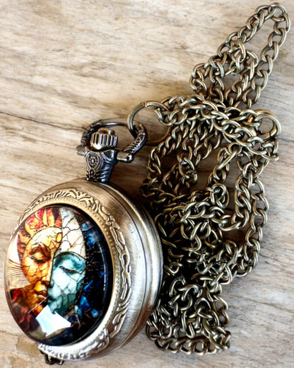 Montre de poche élégante "Luminance Solaire" avec possibilité de gravure pour un cadeau.