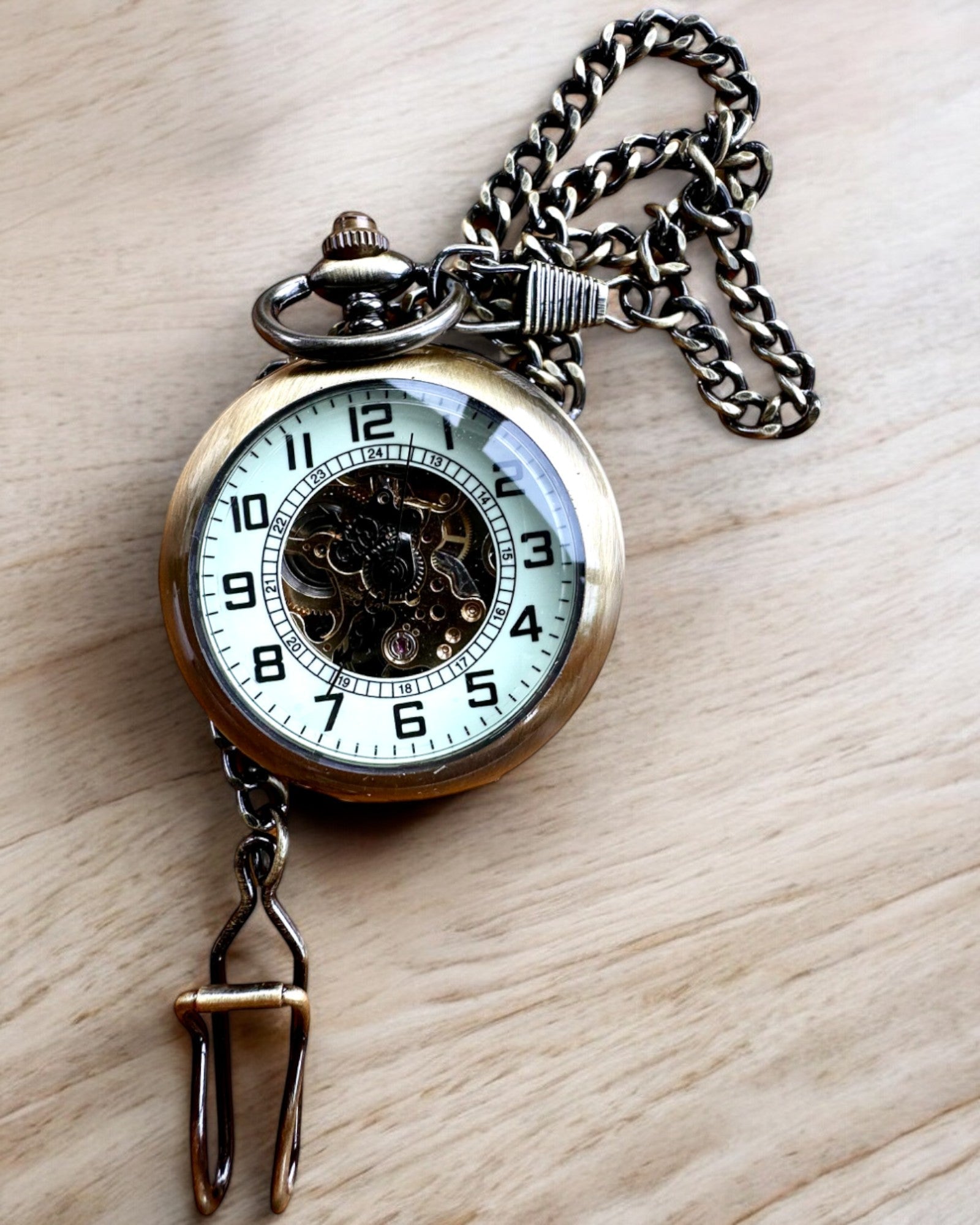 Classic Pocket Watch "Oldtimer" - stylish retro elegance, personalization option with engraving for a gift