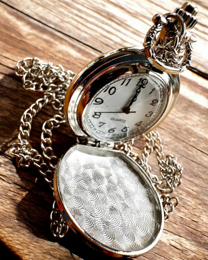 "Star Cat" Pocket Watch with Engraving Option, 2 Color Variants to Choose From