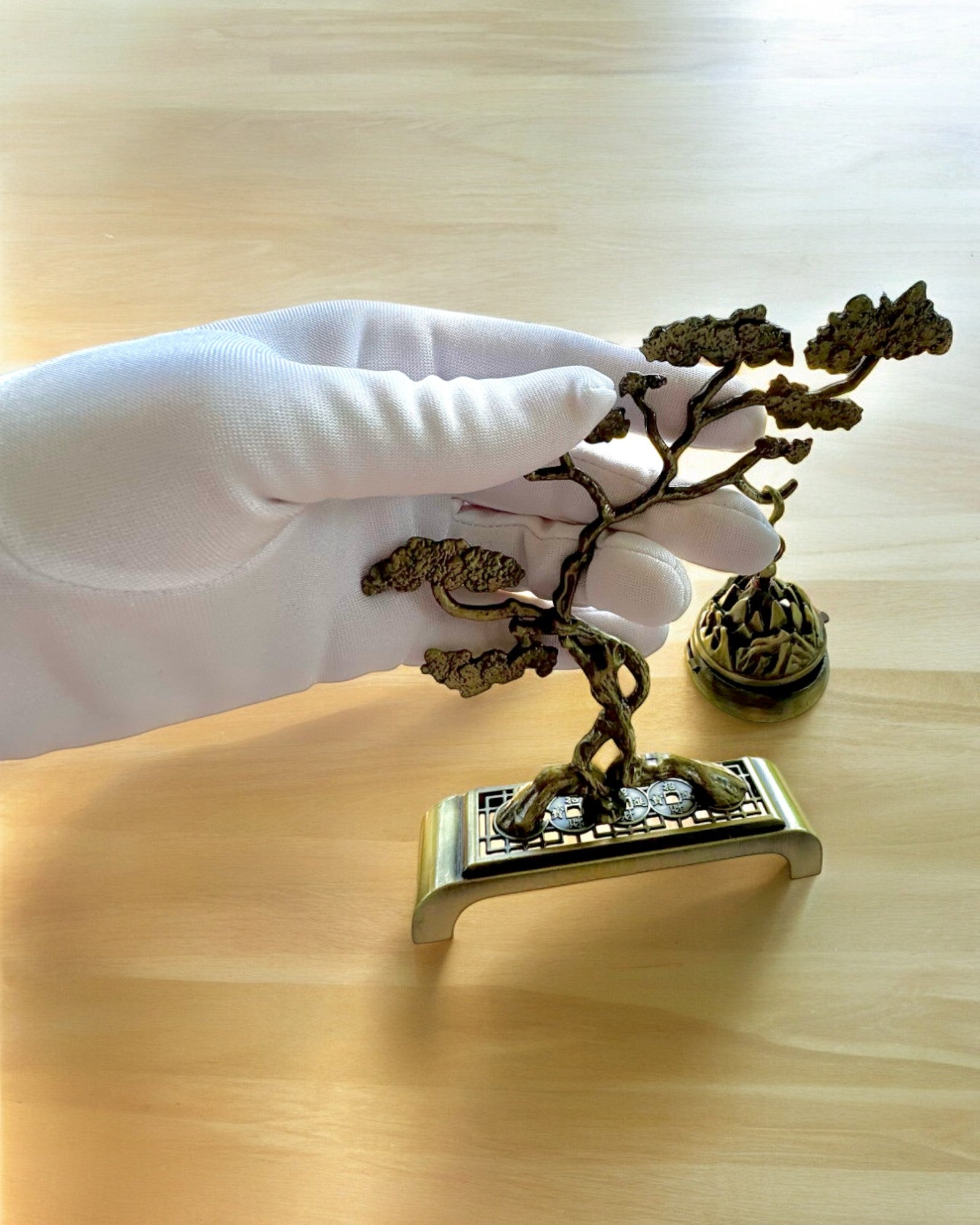 Eleganter Metallhalter für Bonsai-Räucherstäbchen - Möglichkeit zur Personalisierung mit Gravur als Geschenk