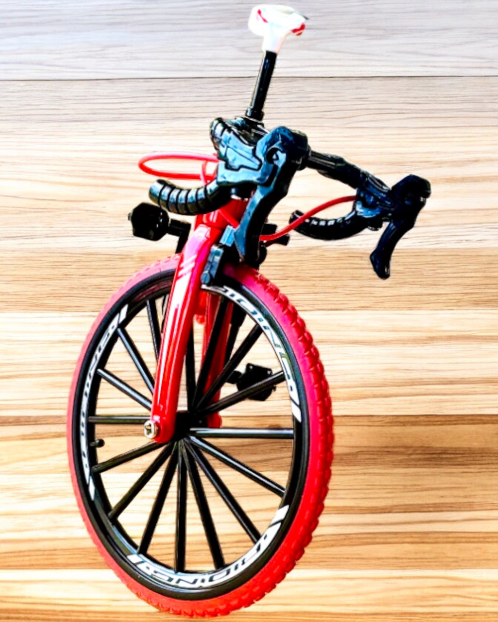 Modello in Metallo Miniaturizzato Bicicletta Rossa "SpeedMaster" personalizzazione con incisione per regalo, 2 varianti di colore