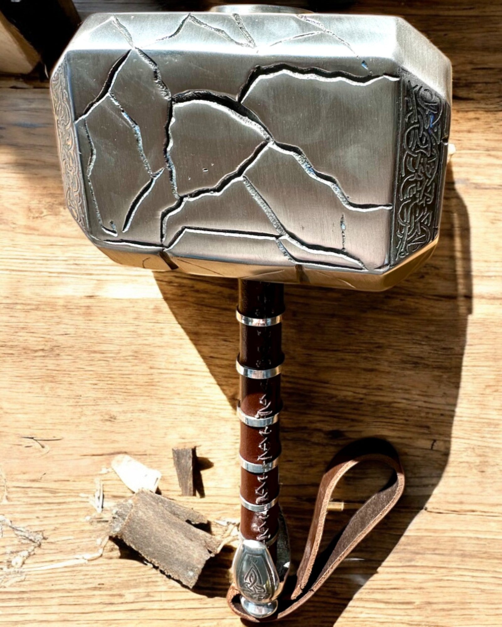 Mjölnir "Chief" - Handgefertigter Schmiedehammer, Personalisierung mit Gravur als Geschenk