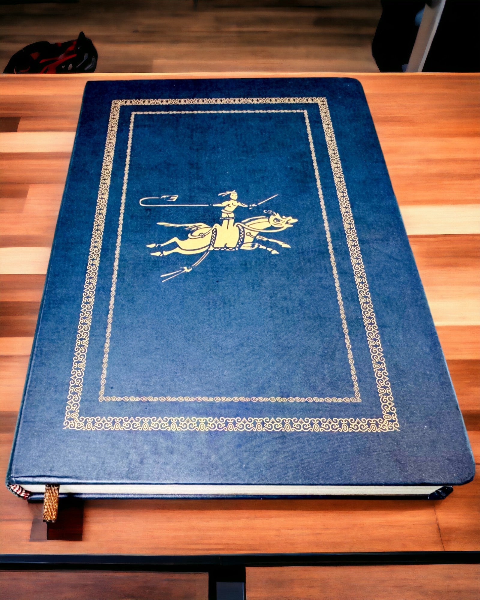 Klassisches Notizbuch mit Hartcover im Wolle-Motiv - Marineblau. Möglichkeit zur Gravur.