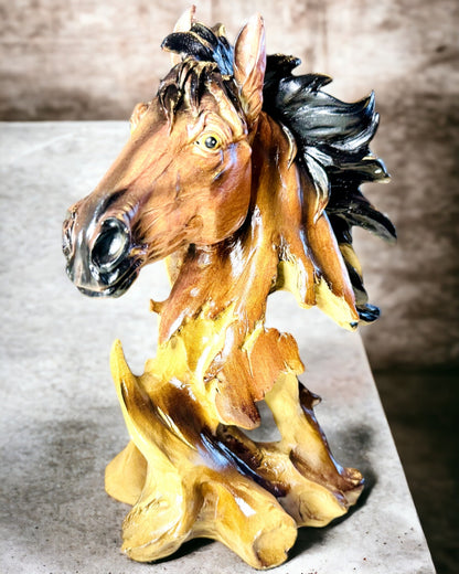 Sculpture de Cheval en Résine dans un Style Abstrait