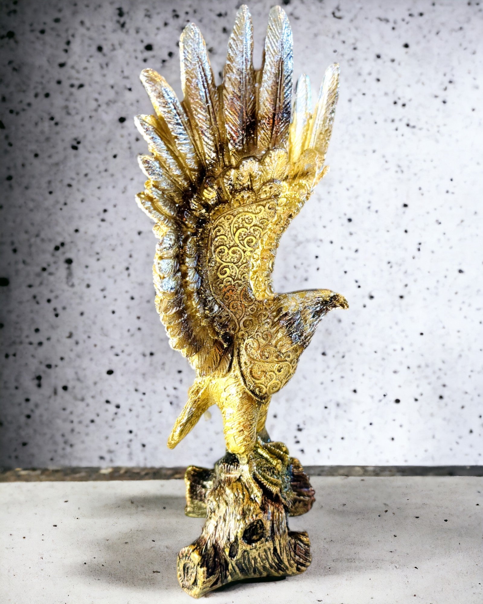 Statuetta "Aquila d'Oro" con Opzione di Personalizzazione - Decorazione in Resina