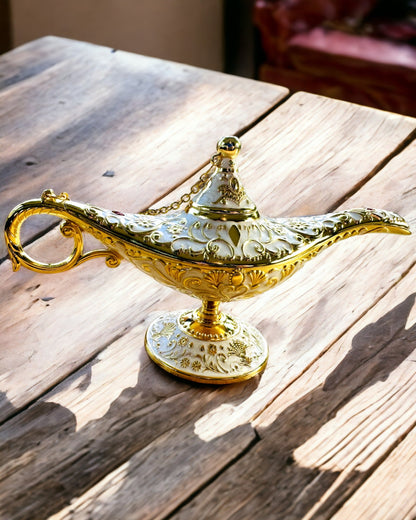 Magische Lampe von Aladdin mit Gravuroption - Variante Weiß, mit goldenen Durchzügen