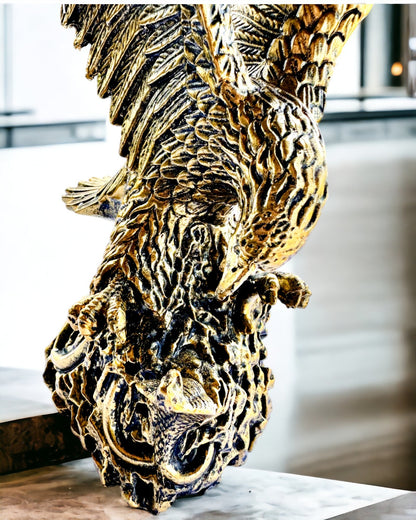 Royal Eagle – Decorative Resin Figurine with Engraving Option