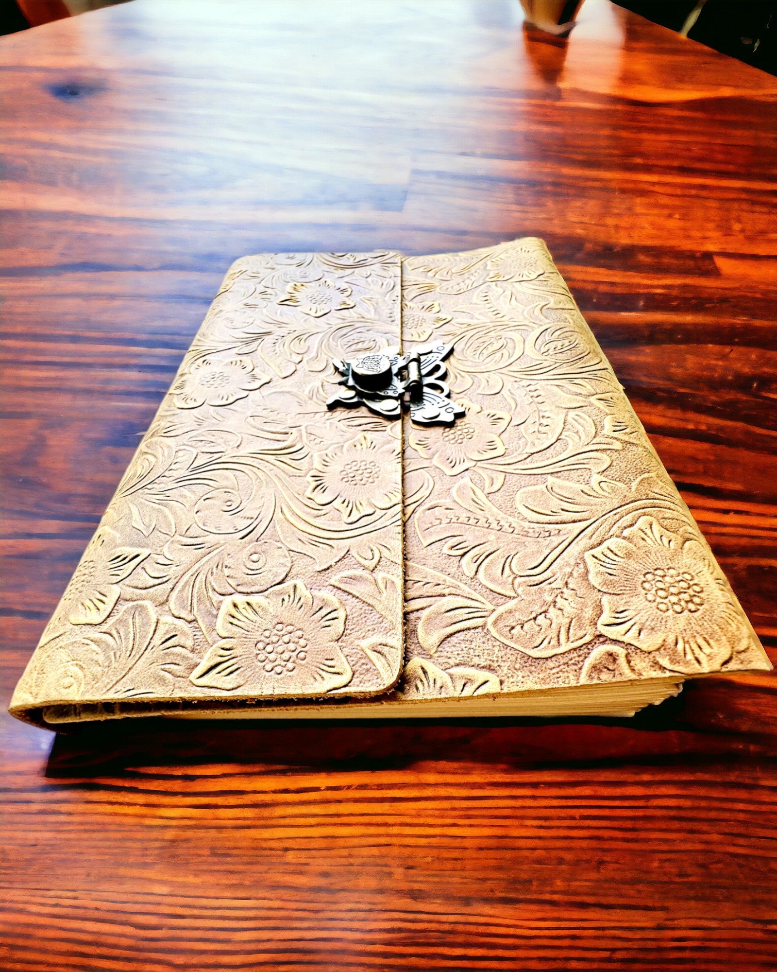 Luxury Retro Notebook with Leather Cover - "Vintage Elegance", 480 pages, personalization option with engraving