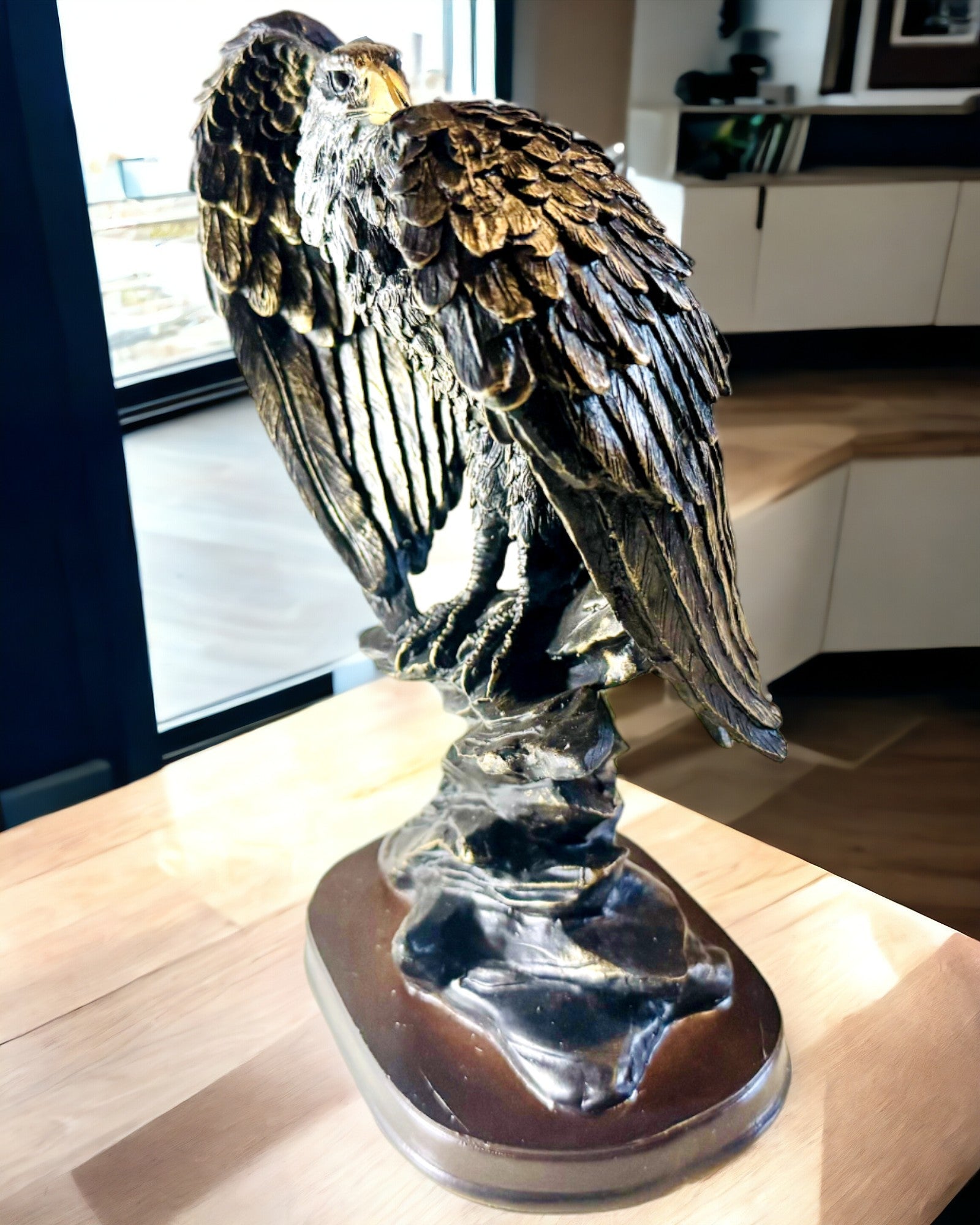 Dekorative Statue "Fliegender Adler" – Majestätisches Symbol von Stärke und Freiheit