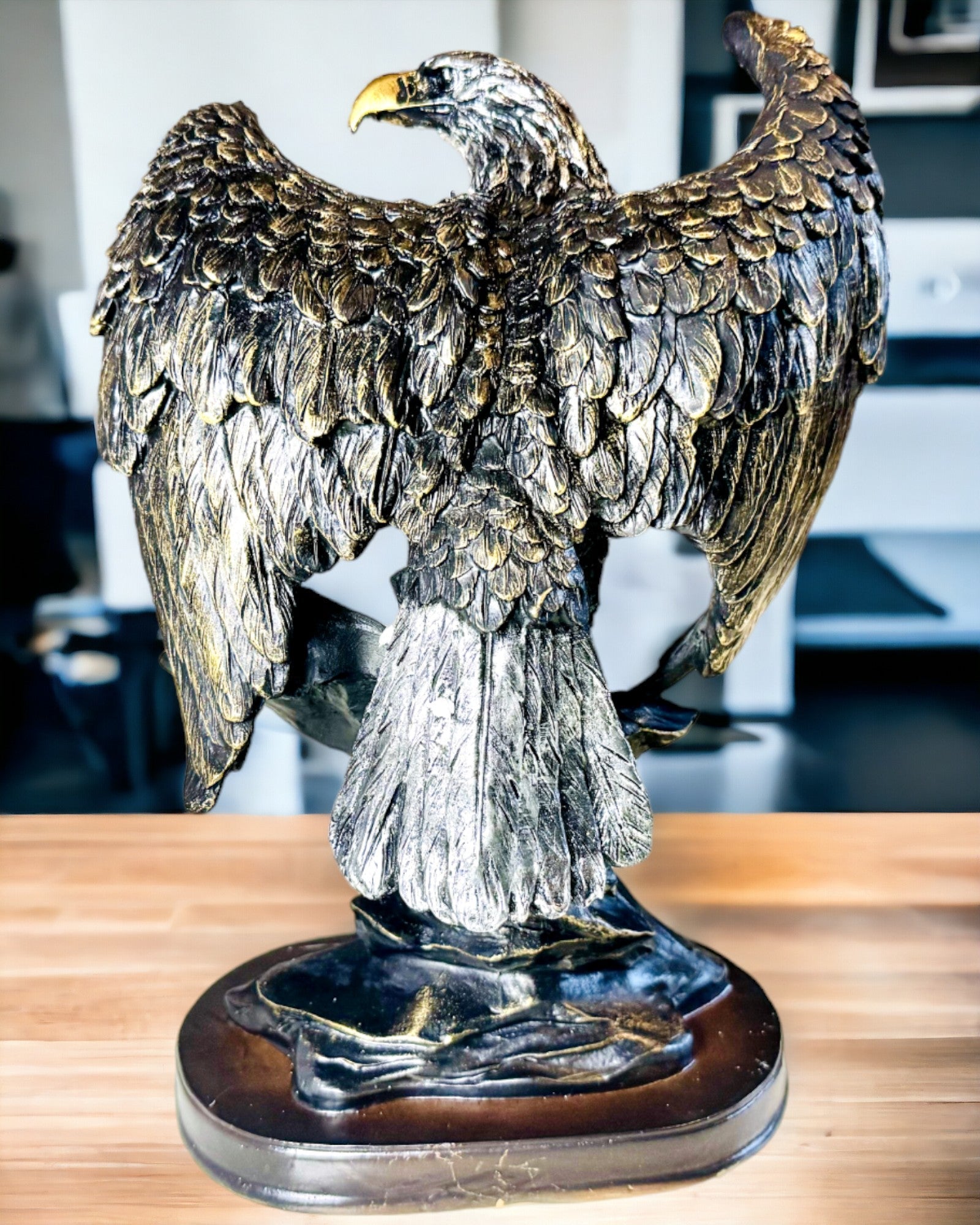 Dekorative Statue "Fliegender Adler" – Majestätisches Symbol von Stärke und Freiheit