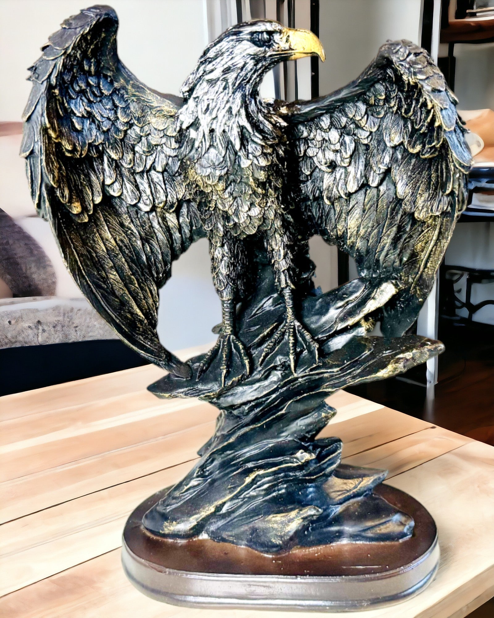 Statuette Décorative "Aigle Volant" – Symbole Majestueux de Force et de Liberté