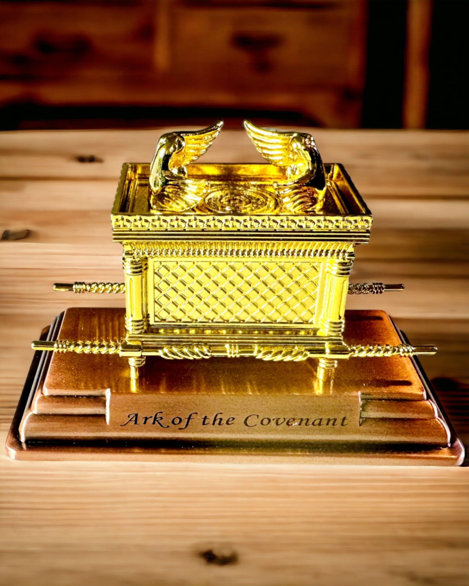 Golden Replica of the Ark of the Covenant – Decorative Ark Statue made of Copper in XL Size 28x15.6x20 cm