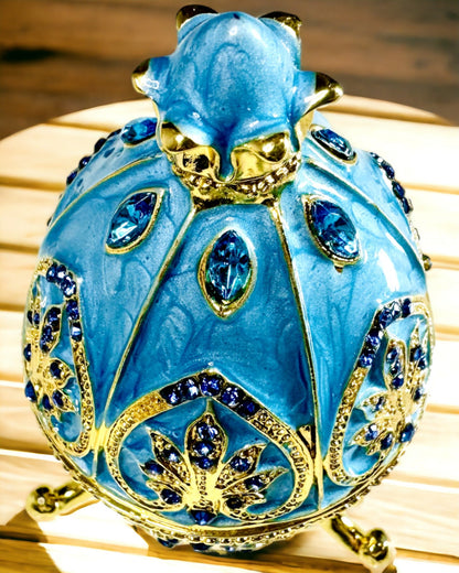 Œuf Fabergé Céleste – Organisateur de Bijoux Émaillé - couleur bleu ciel. Personnalisation par gravure.