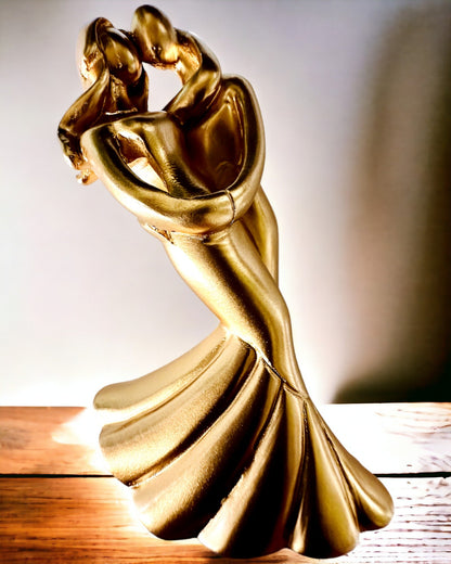 Goldener Tanz der Liebe - Kleine dekorative Figur mit Gravuroption