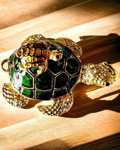 "Turtle Family" Box - green color, personalization with engraving