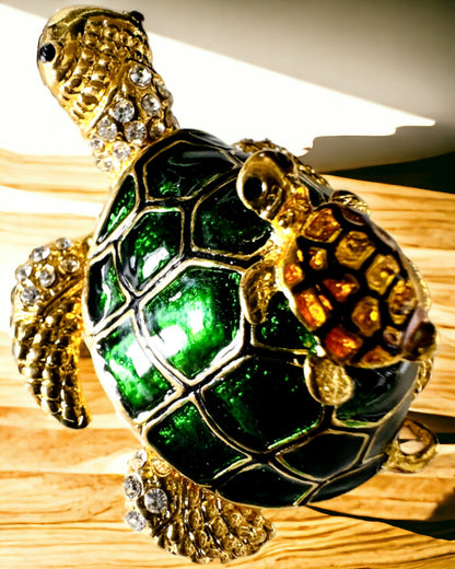 "Turtle Family" Box - green color, personalization with engraving