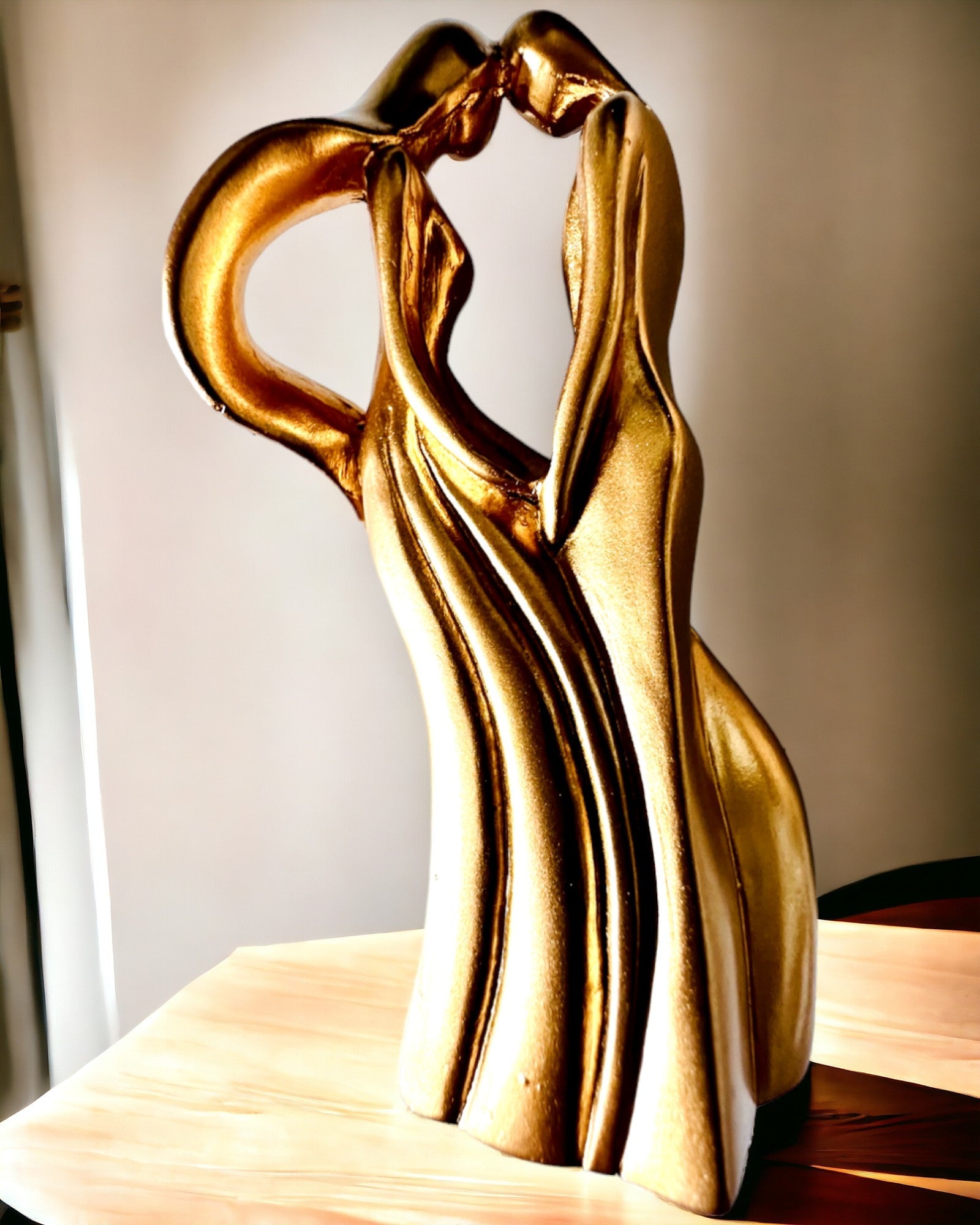 Skulptur der Liebe - "Ewige Leidenschaft" - Kleine dekorative Figur in gold mit Gravuroption