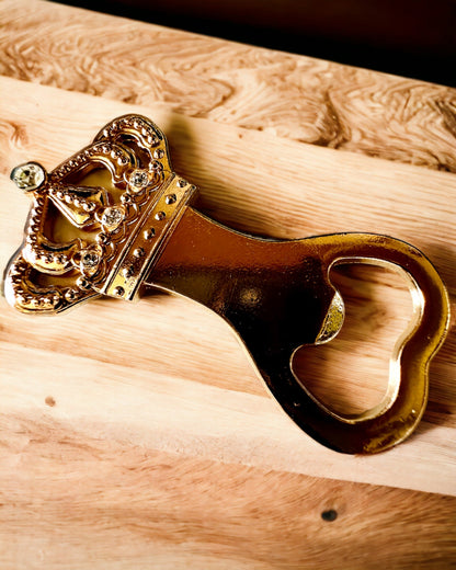 Bottle opener "King's Crown" in gold color, personalization option with engraving.