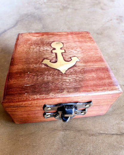 Wooden box for compact compass "Maritime" - personalization option with engraving