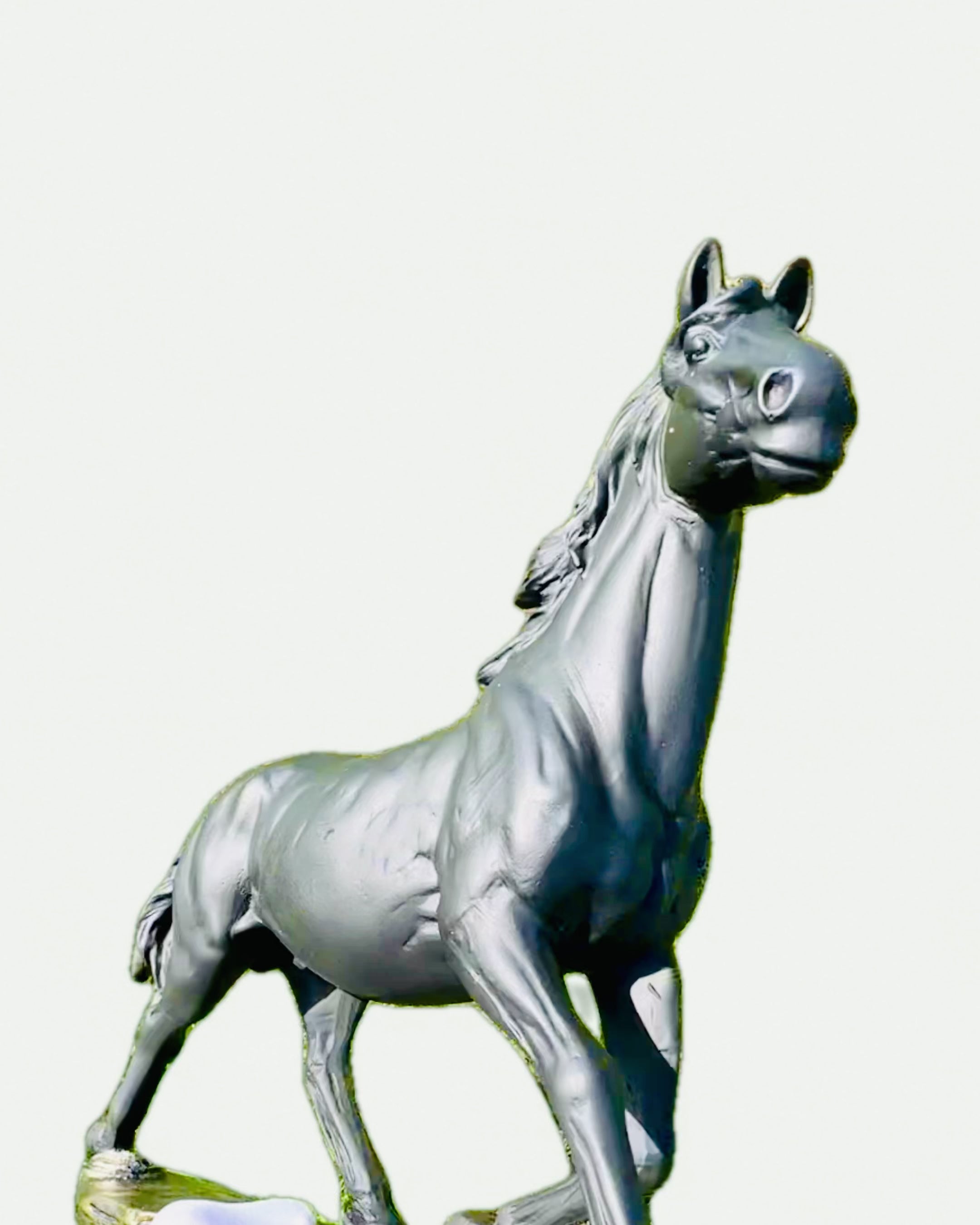 "Cavalier Noir" - Figurine Élegante de Cheval avec Possibilité de Gravure