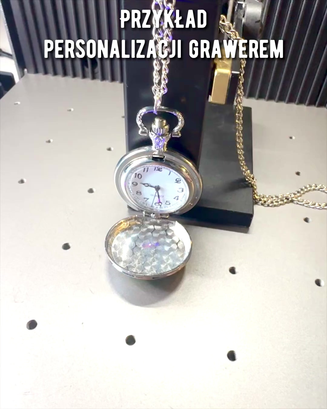 Pocket watch "CloverTime" with a four-leaf clover motif, personalization option with engraving for a gift.