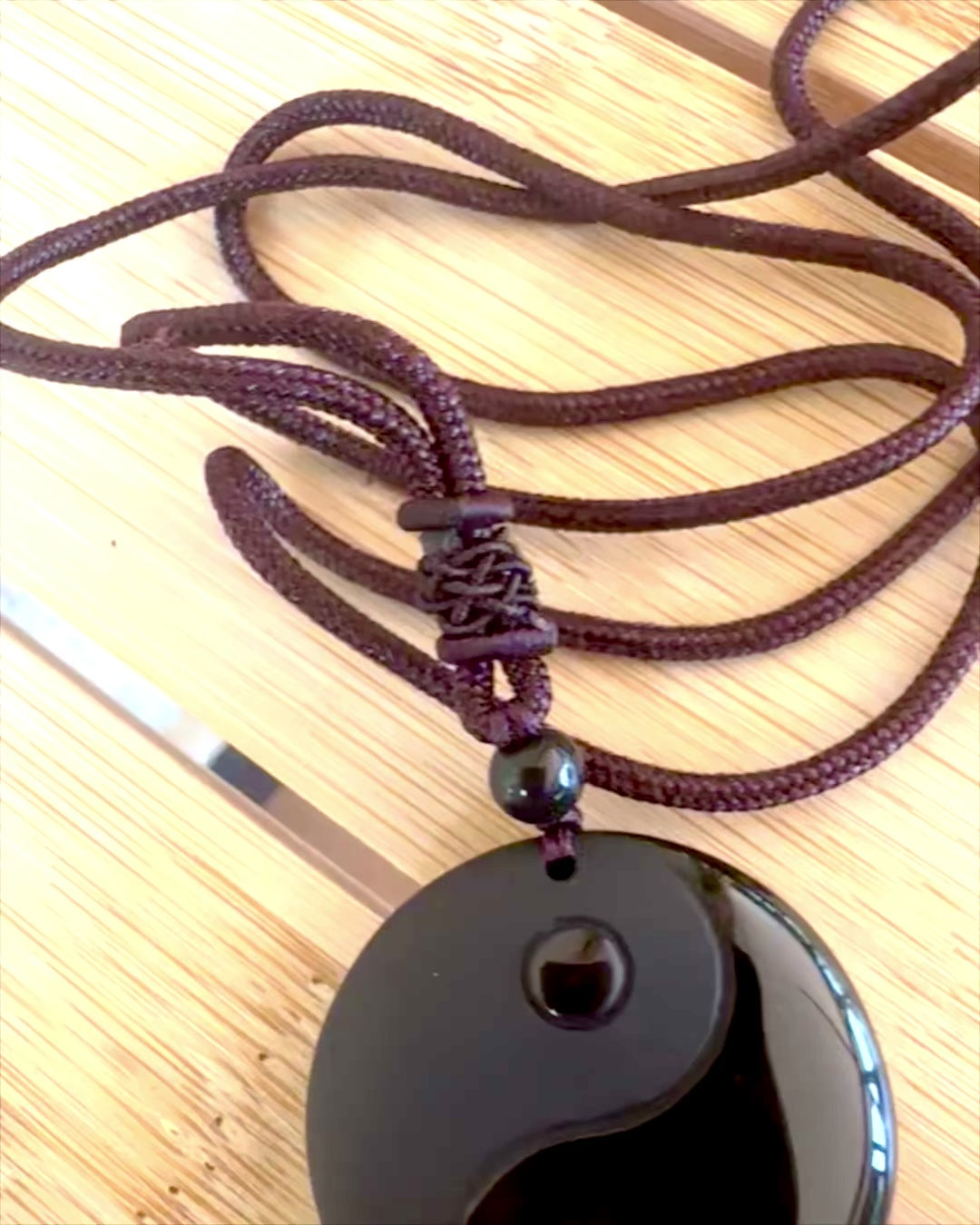 Collier Boho en Obsidienne Yin Yang Tai Chi, possibilité de personnalisation par gravure pour un cadeau