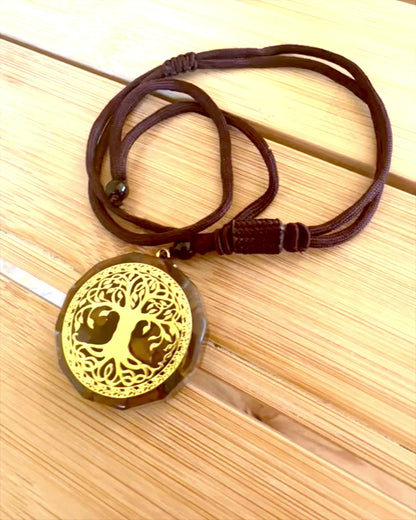 Amulette "Arbre de Vie" en œil de tigre, collier cadeau avec personnalisation par gravure